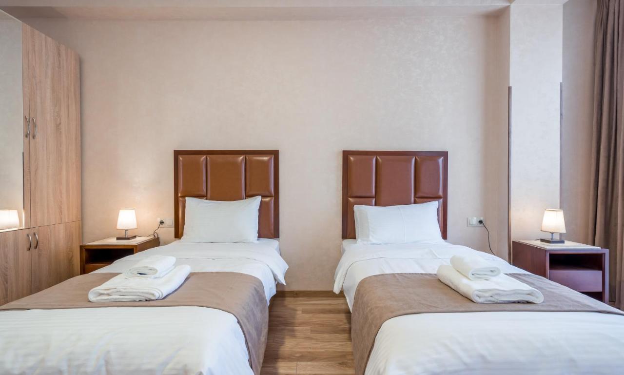 Aura Hotel Тбилиси Экстерьер фото