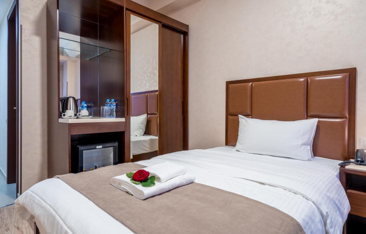 Aura Hotel Тбилиси Экстерьер фото